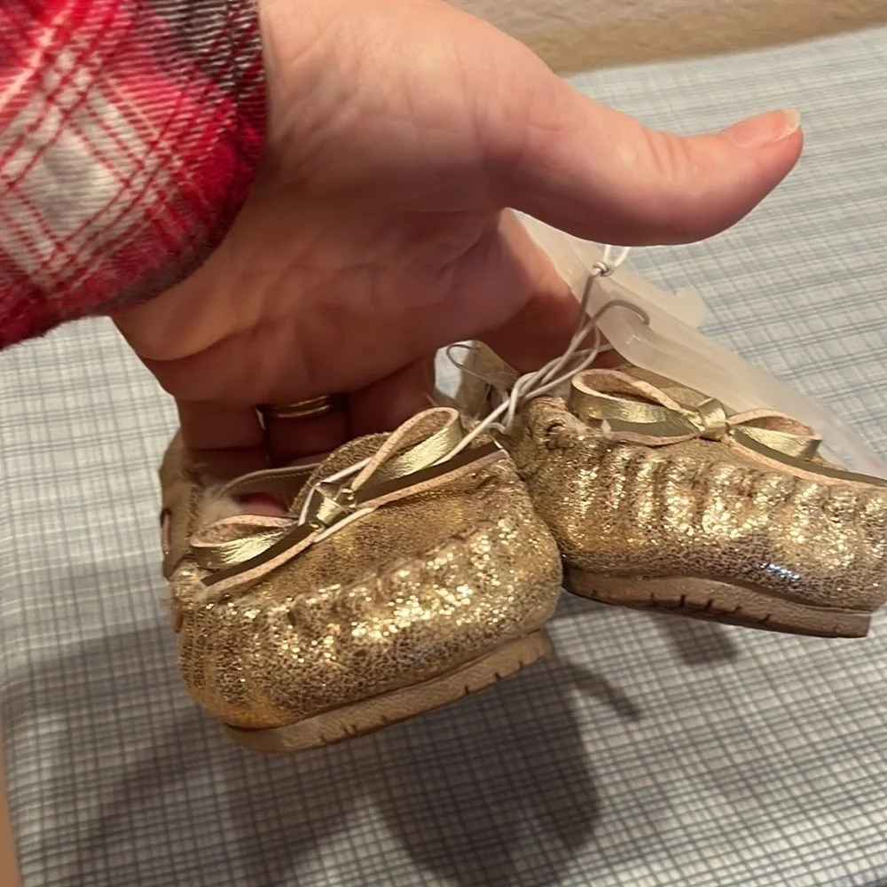 NEW Gold Glitter faux Fur Lined Moccasins Size 5